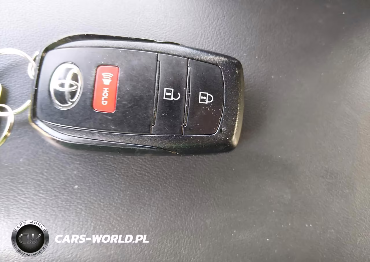 2024 Toyota Prius Le VIN:JTDACAAU9R3023551 - 11