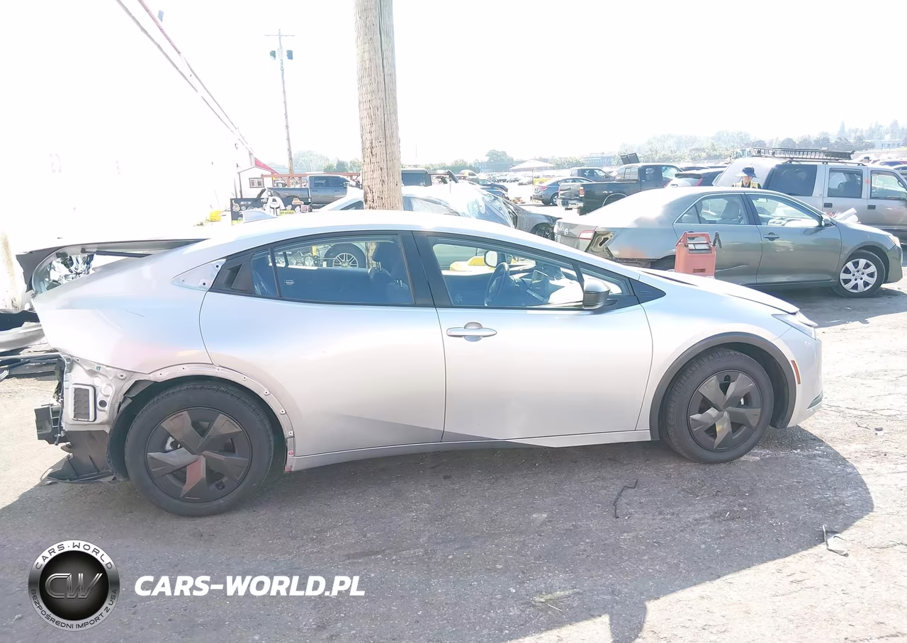 2024 Toyota Prius Le VIN:JTDACAAU9R3023551 - 14