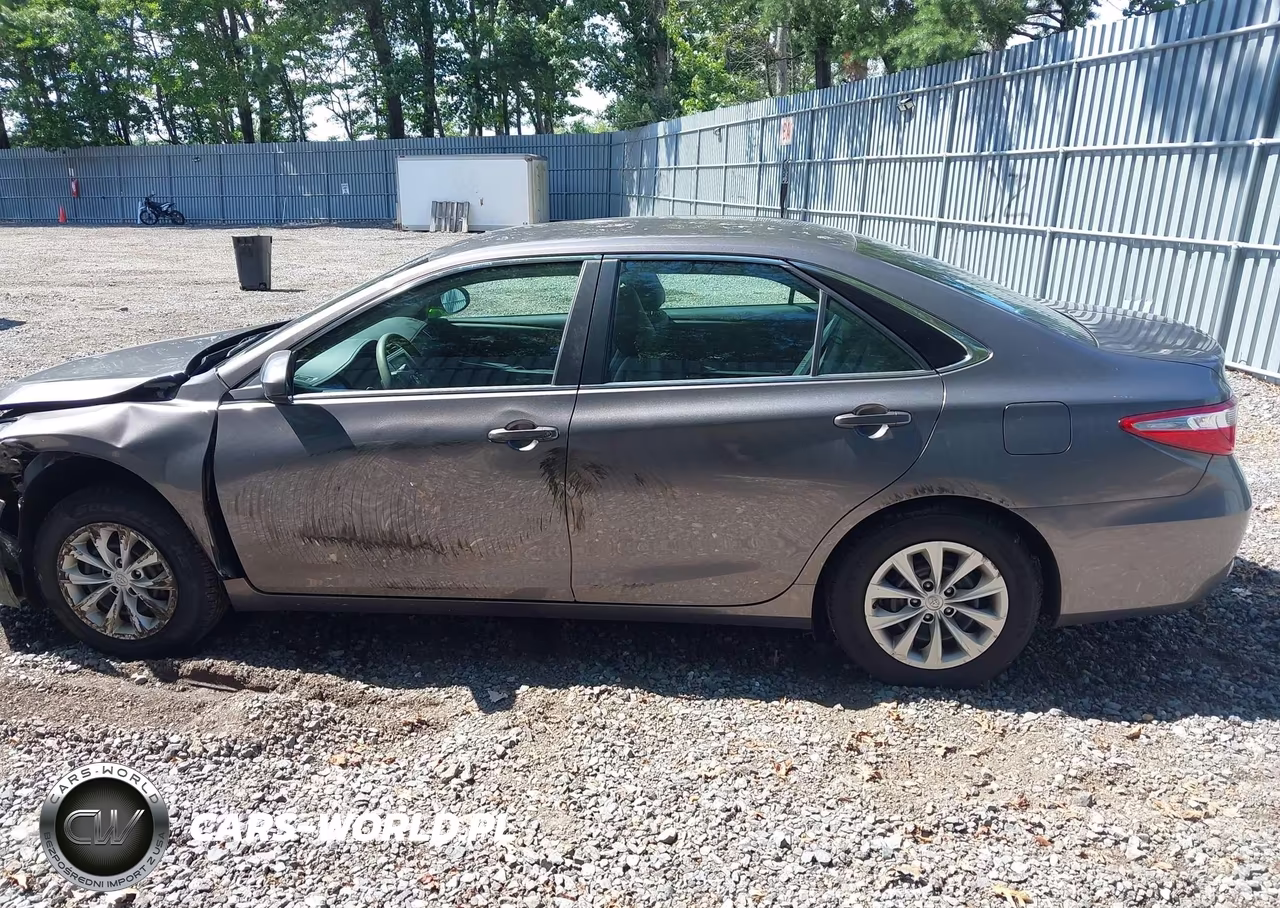 2015 Toyota Camry Le VIN:4T4BF1FK4FR470606 - 14
