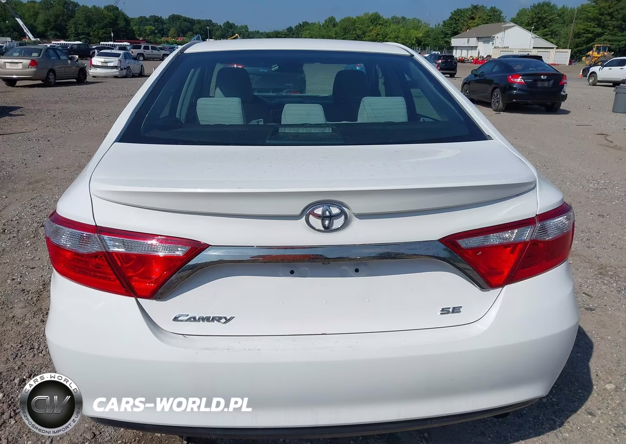2016 Toyota Camry Le VIN:4T4BF1FK4GR528411 - 16