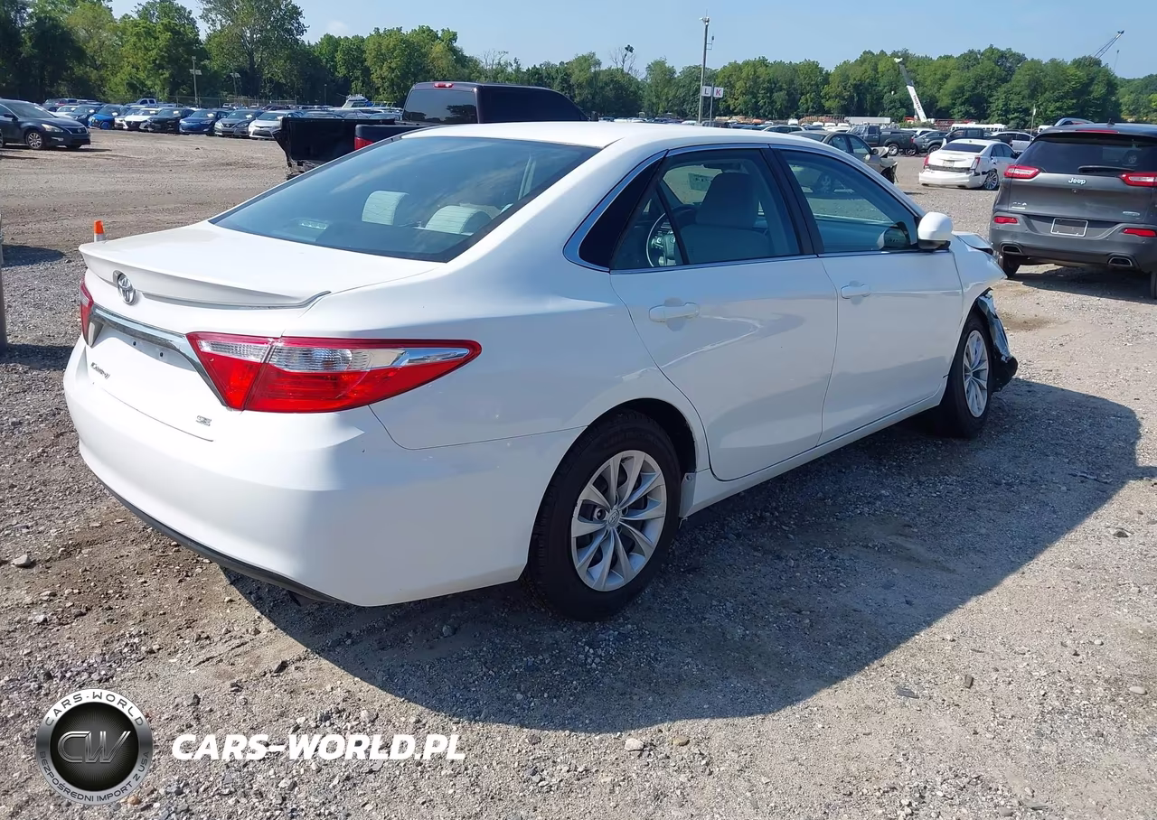 2016 Toyota Camry Le VIN:4T4BF1FK4GR528411 - 4