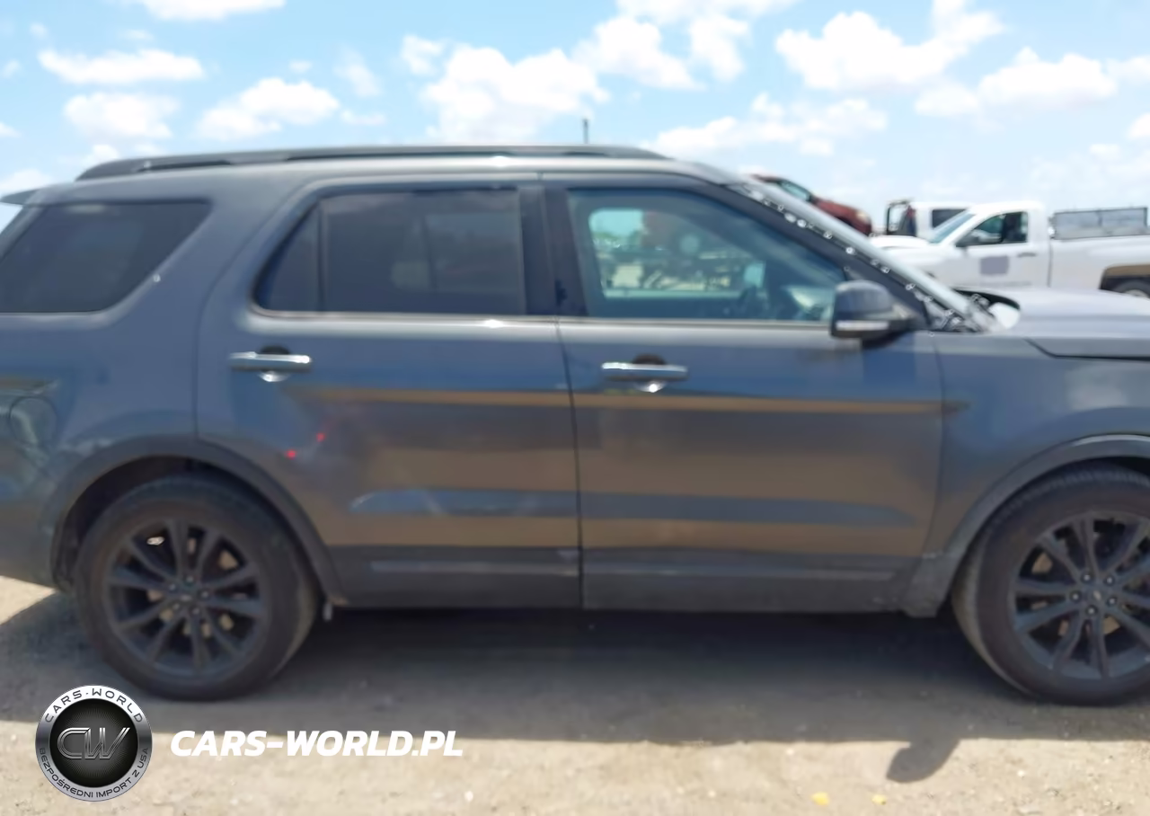 2017 Ford Explorer Xlt VIN:1FM5K7D87HGD98525 - 13