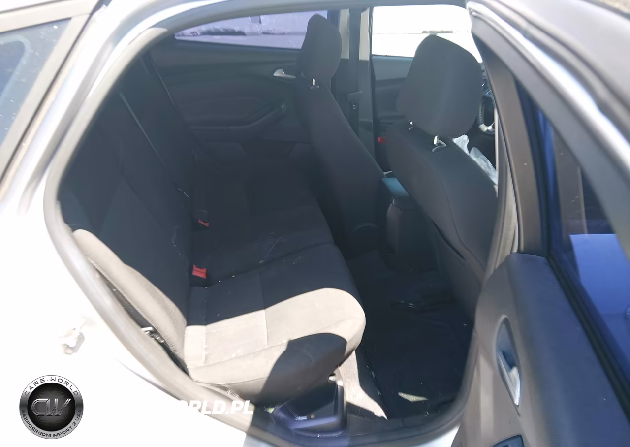 2015 Ford Focus Se VIN:1FADP3K25FL358365 - 8