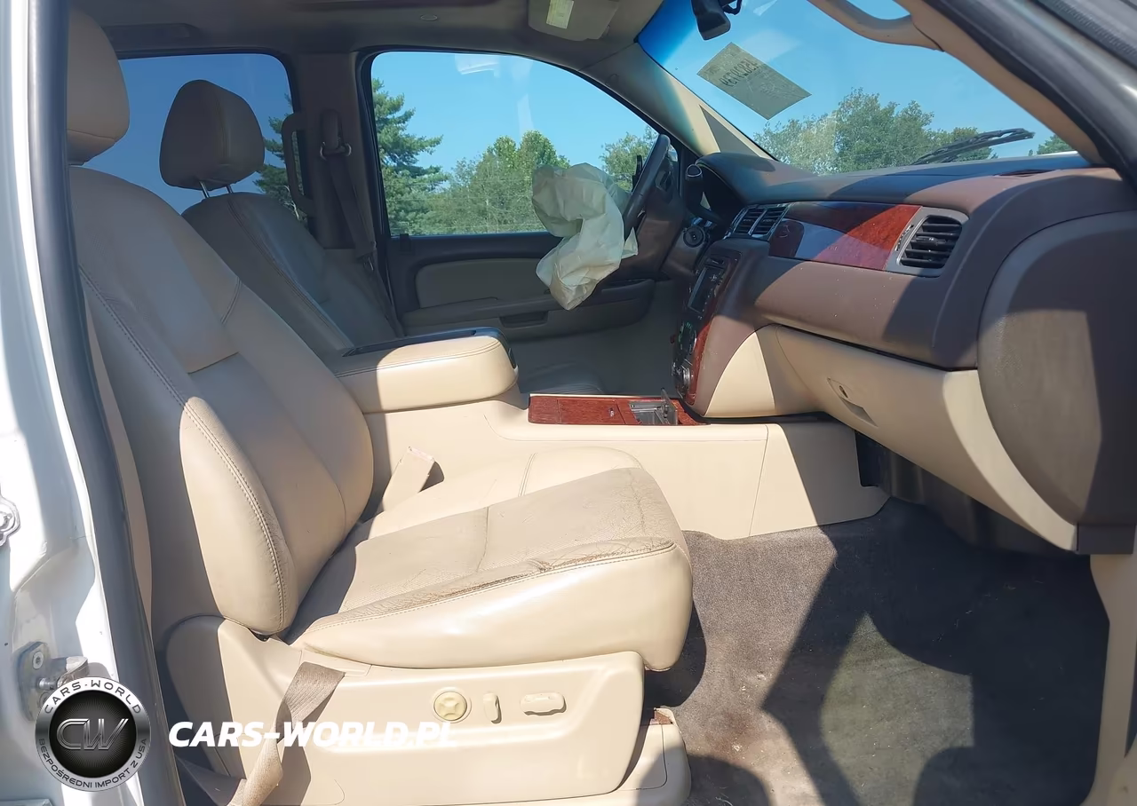 2009 Chevrolet Tahoe Ltz VIN:1GNFC33J19R291065 - 5