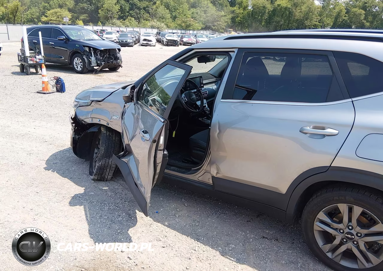 2023 Kia Seltos S VIN:KNDEUCAA1P7460577 - 18