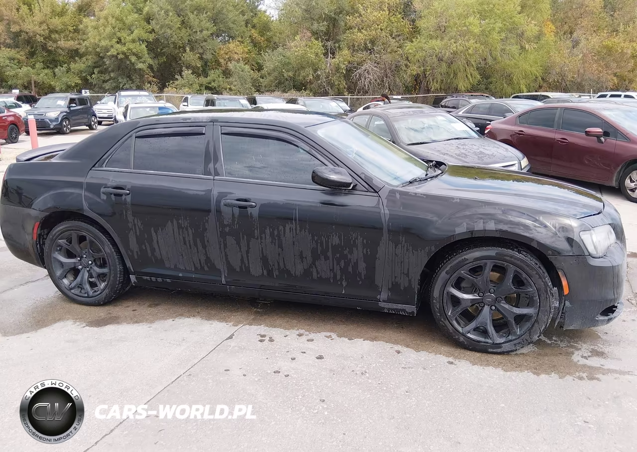 2020 Chrysler 300 Touring VIN:2C3CCAAG4LH202947 - 13