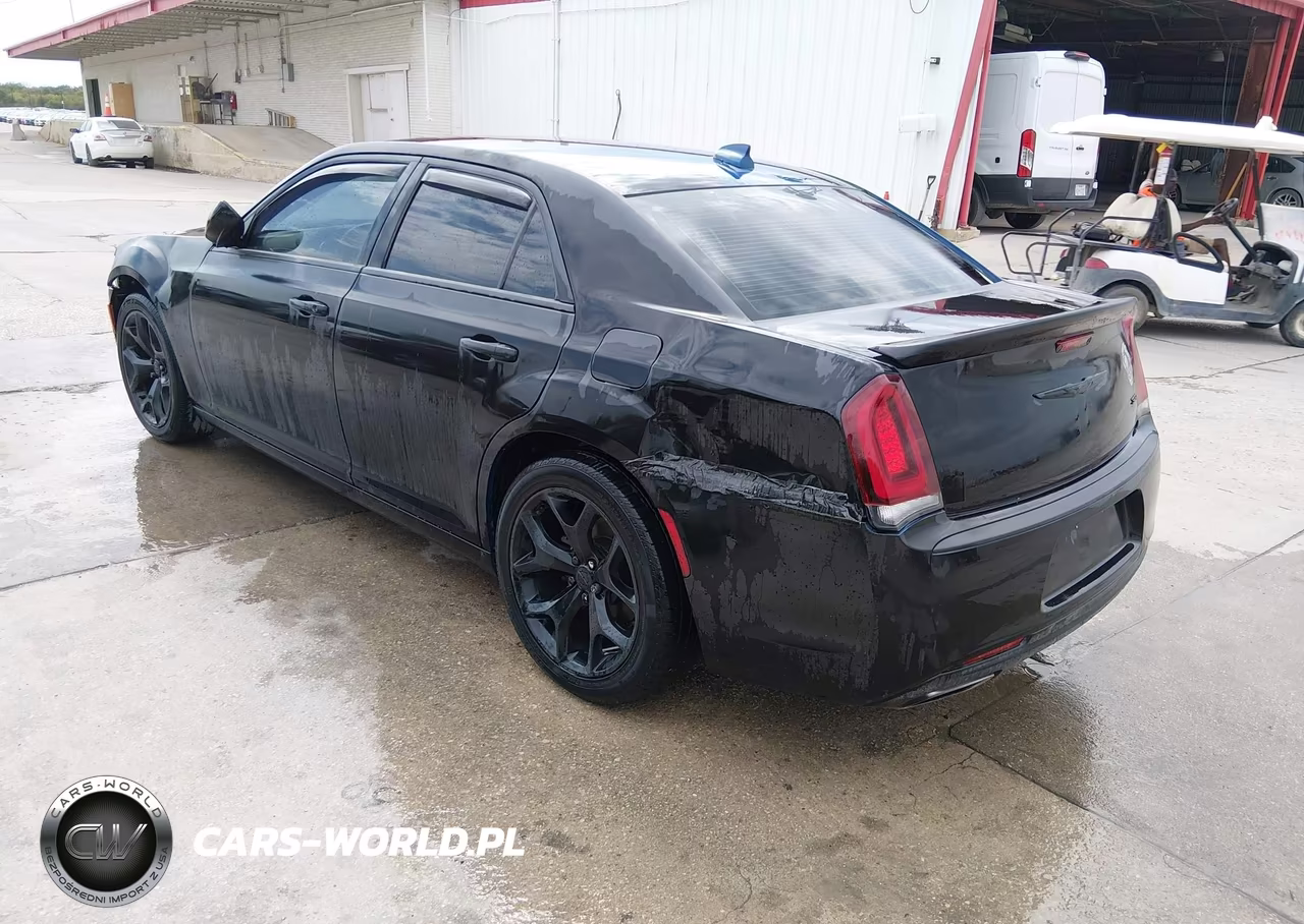 2020 Chrysler 300 Touring VIN:2C3CCAAG4LH202947 - 3