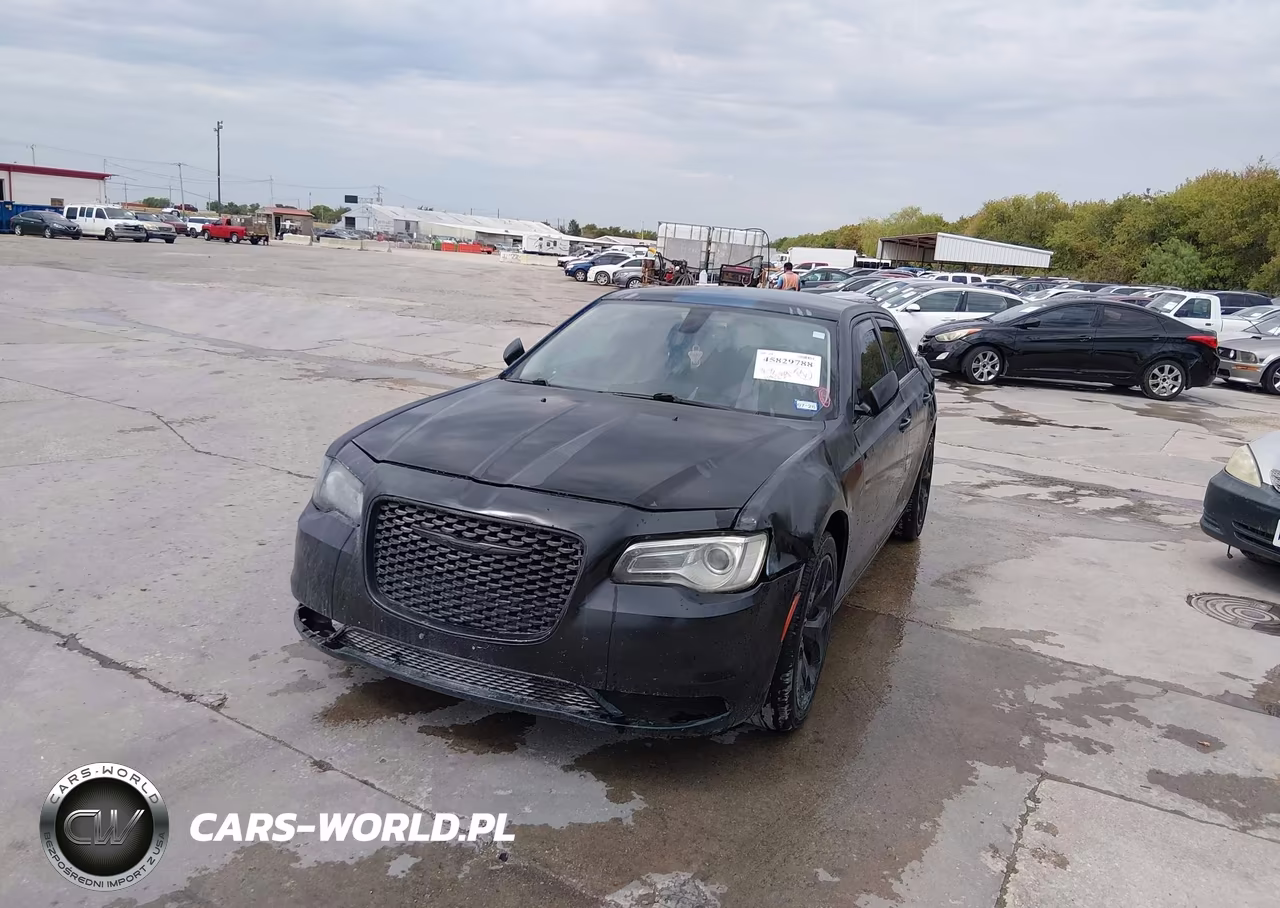 2020 Chrysler 300 Touring VIN:2C3CCAAG4LH202947 - 6