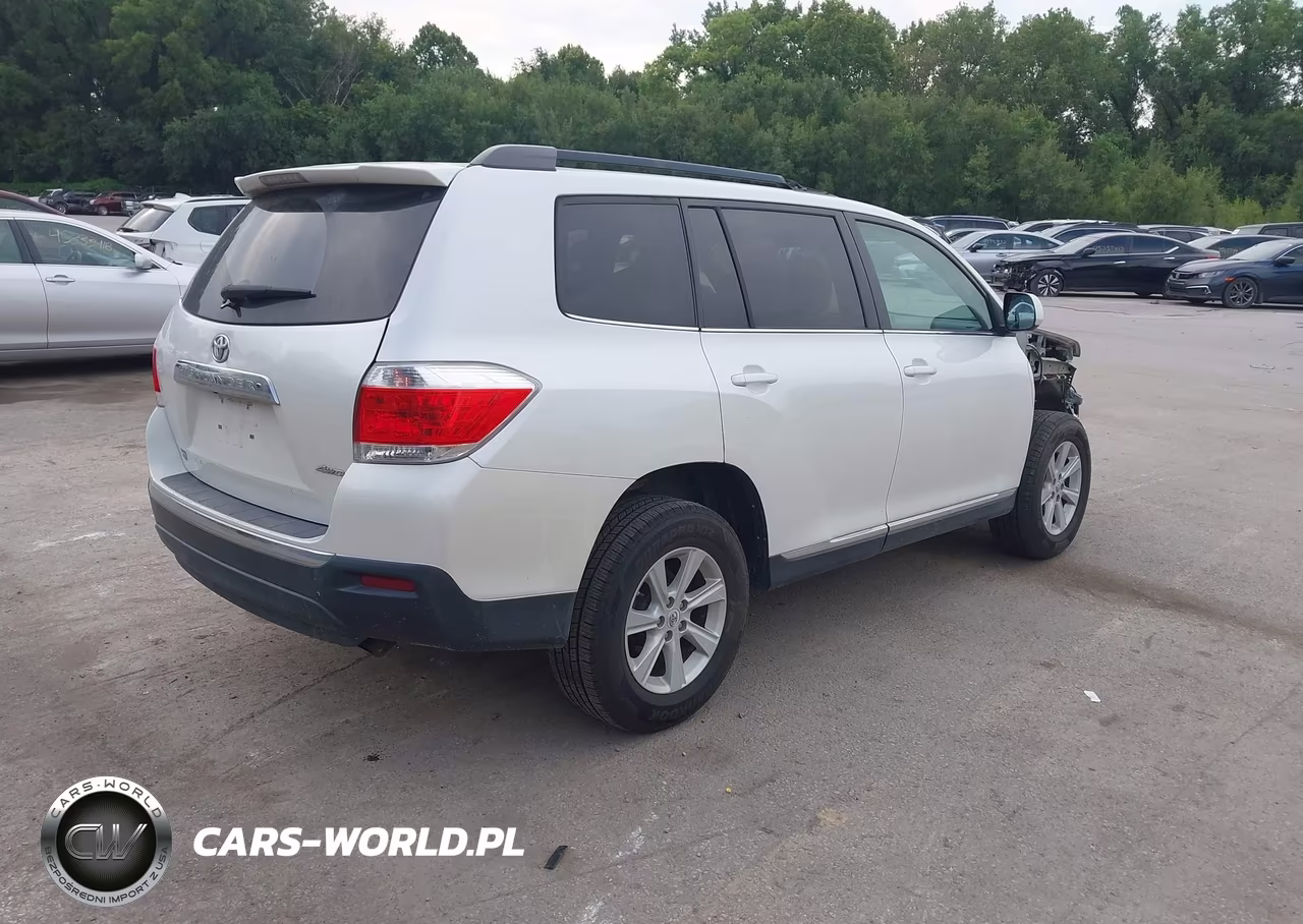 2013 Toyota Highlander Base Plus V6 VIN:5TDBK3EH6DS185970 - 4