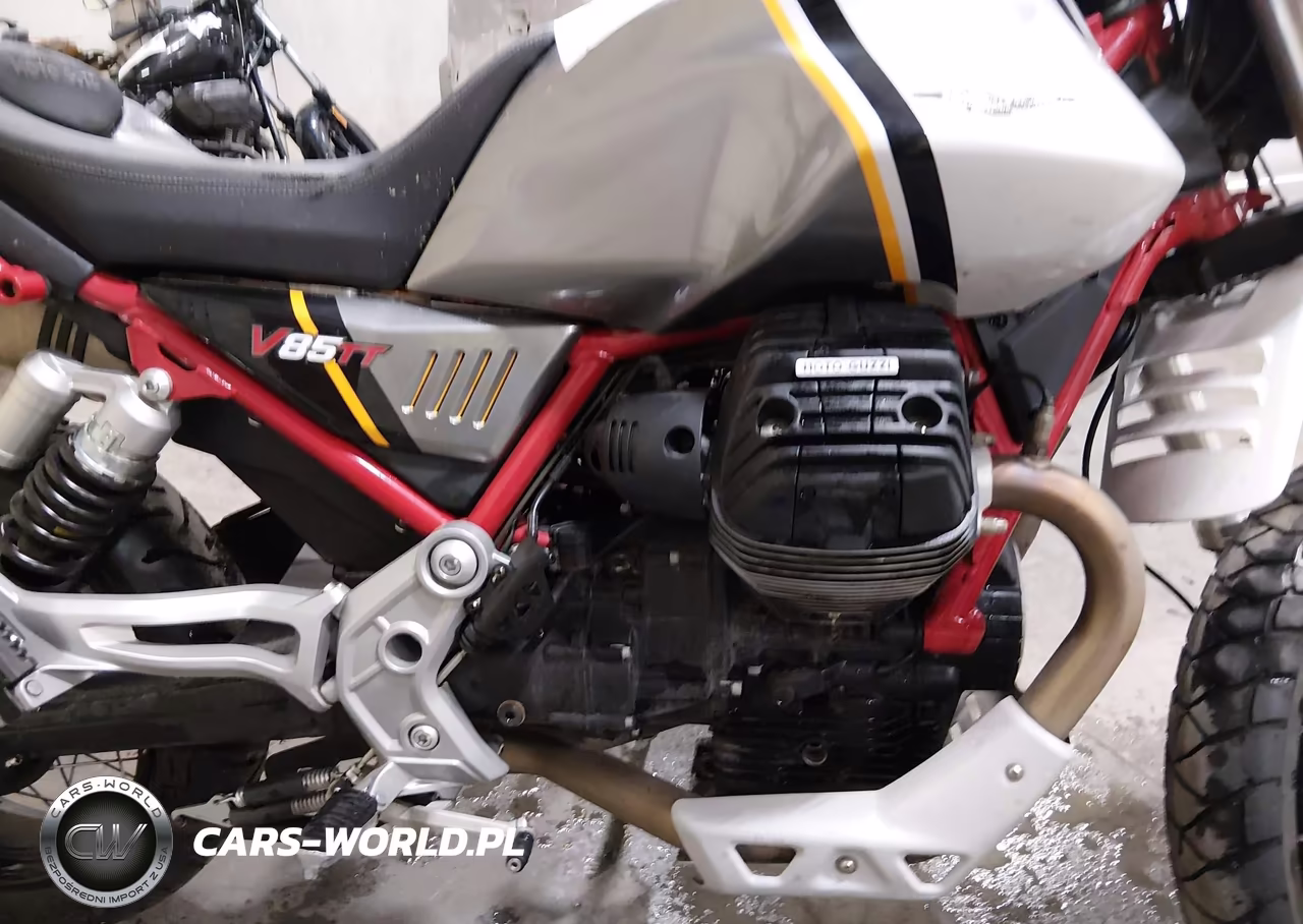 2021 Moto Guzzi V85 Tt VIN:ZGUKYUA09MM000212 - 8