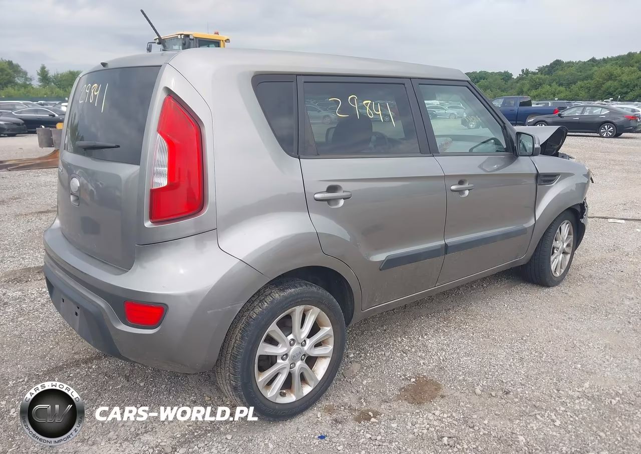 2013 Kia Soul + VIN:KNDJT2A64D7615934 - 4