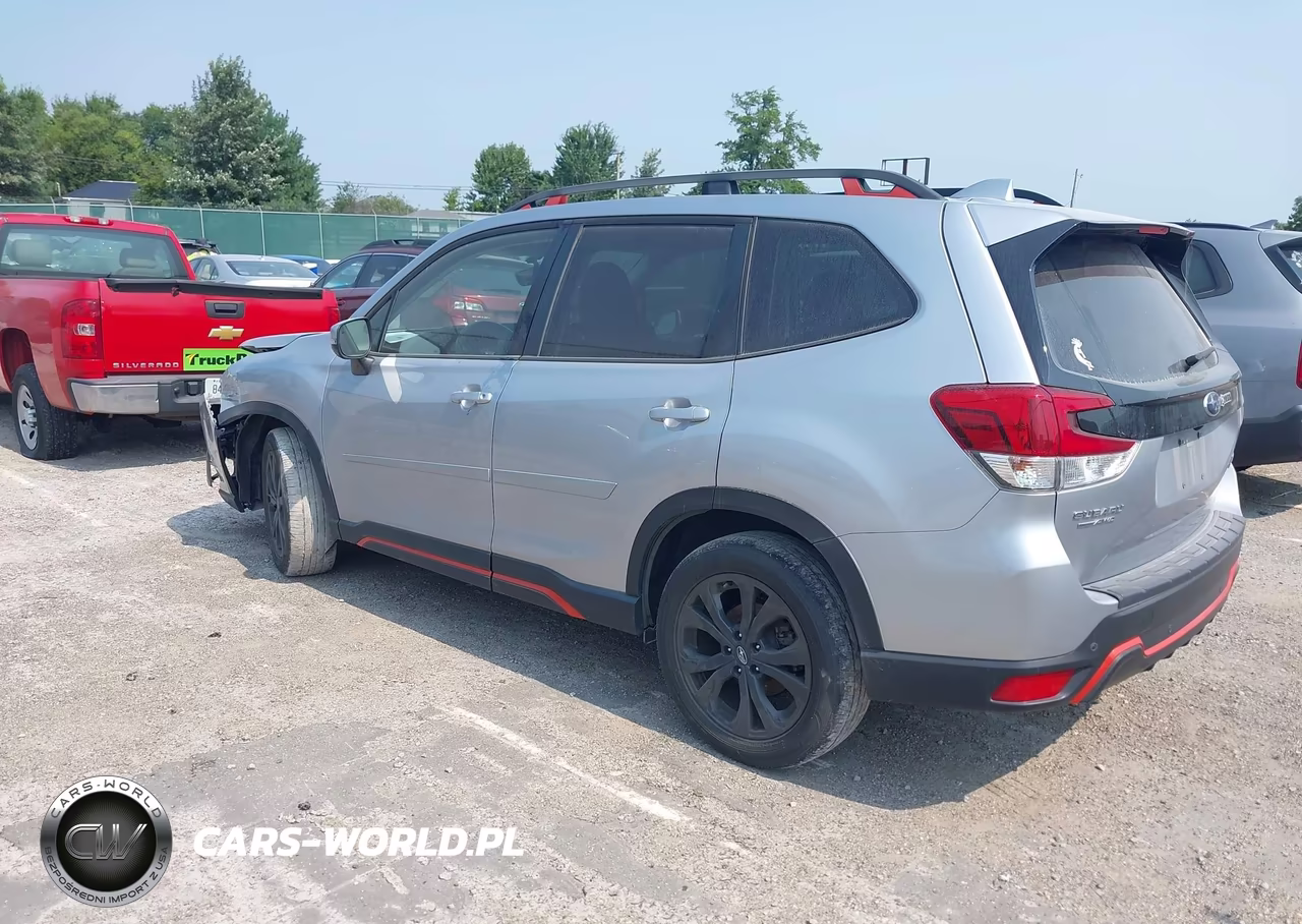 2023 Subaru Forester Sport VIN:JF2SKAJCXPH515859 - 3