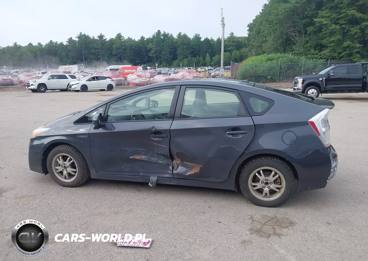 2011 Toyota Prius Two VIN:JTDKN3DU6B1435479 - 14