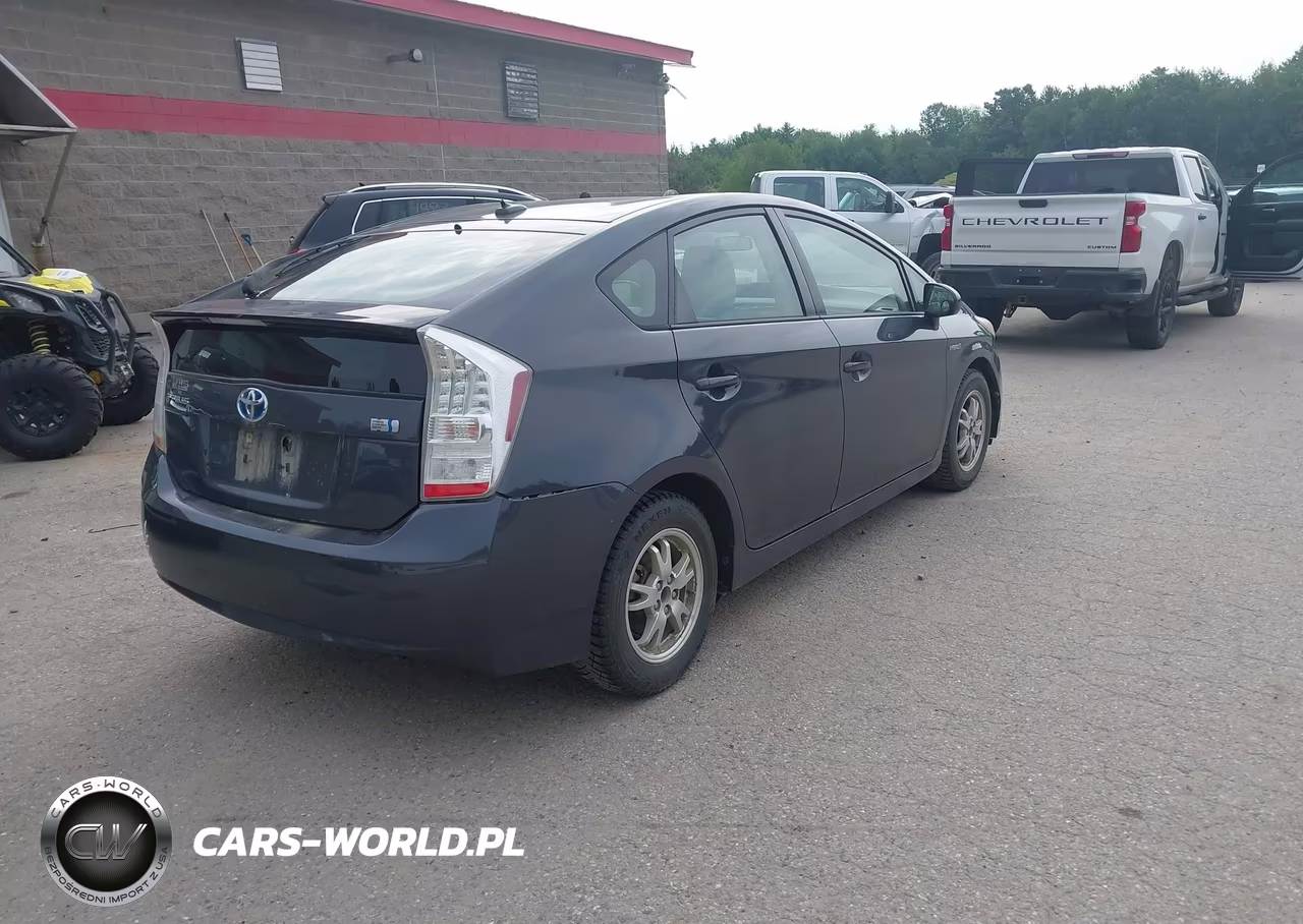 2011 Toyota Prius Two VIN:JTDKN3DU6B1435479 - 4