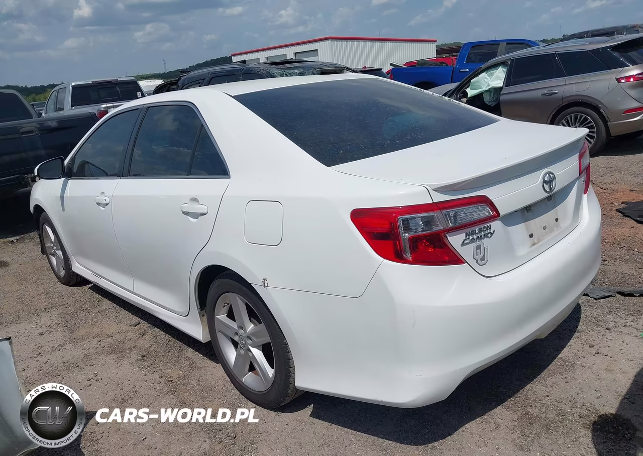 2014 Toyota Camry Se VIN:4T1BF1FK4EU469934 - 3
