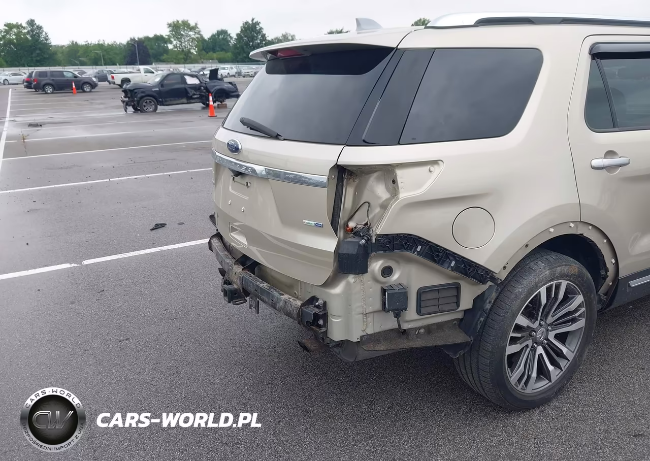2017 Ford Explorer Platinum VIN:1FM5K8HT5HGD82974 - 18
