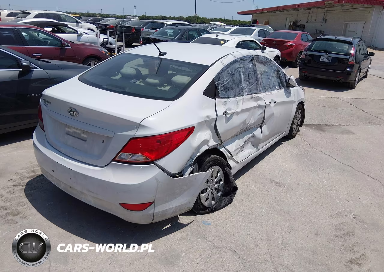 2017 Hyundai Accent Se VIN:KMHCT4AE4HU366632 - 4