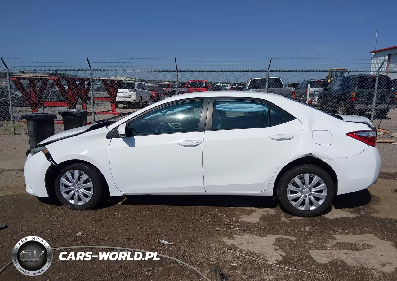 2016 Toyota Corolla Le VIN:5YFBURHE4GP413296 - 14