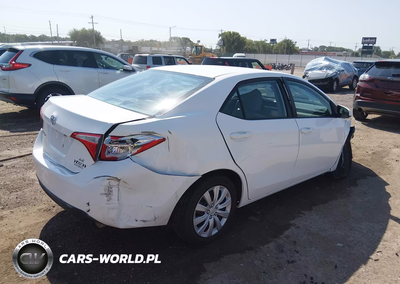 2016 Toyota Corolla Le VIN:5YFBURHE4GP413296 - 4