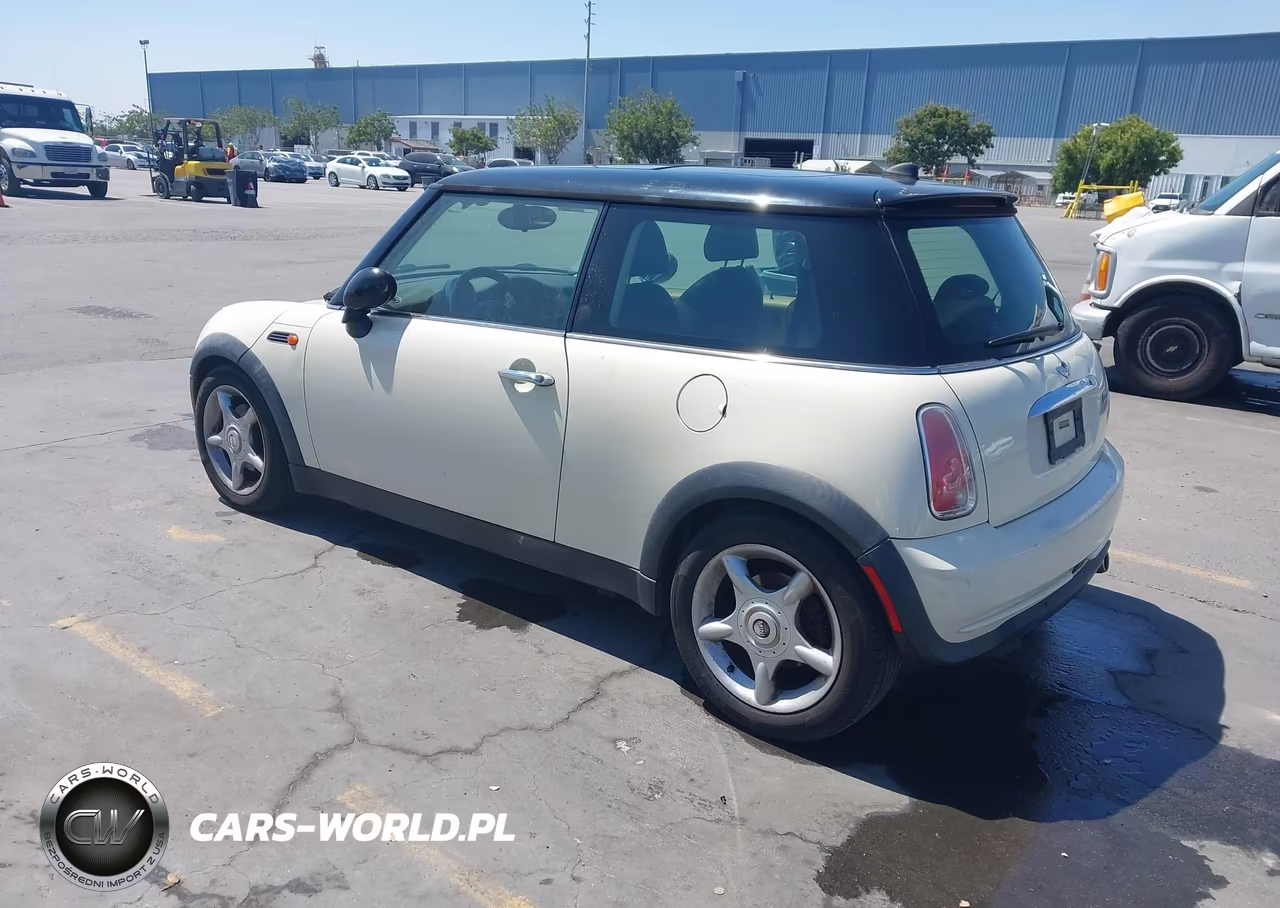 2005 Mini Cooper VIN:WMWRC33515TK61468 - 3