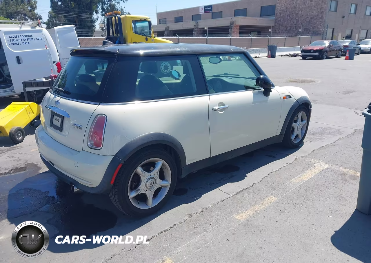 2005 Mini Cooper VIN:WMWRC33515TK61468 - 4