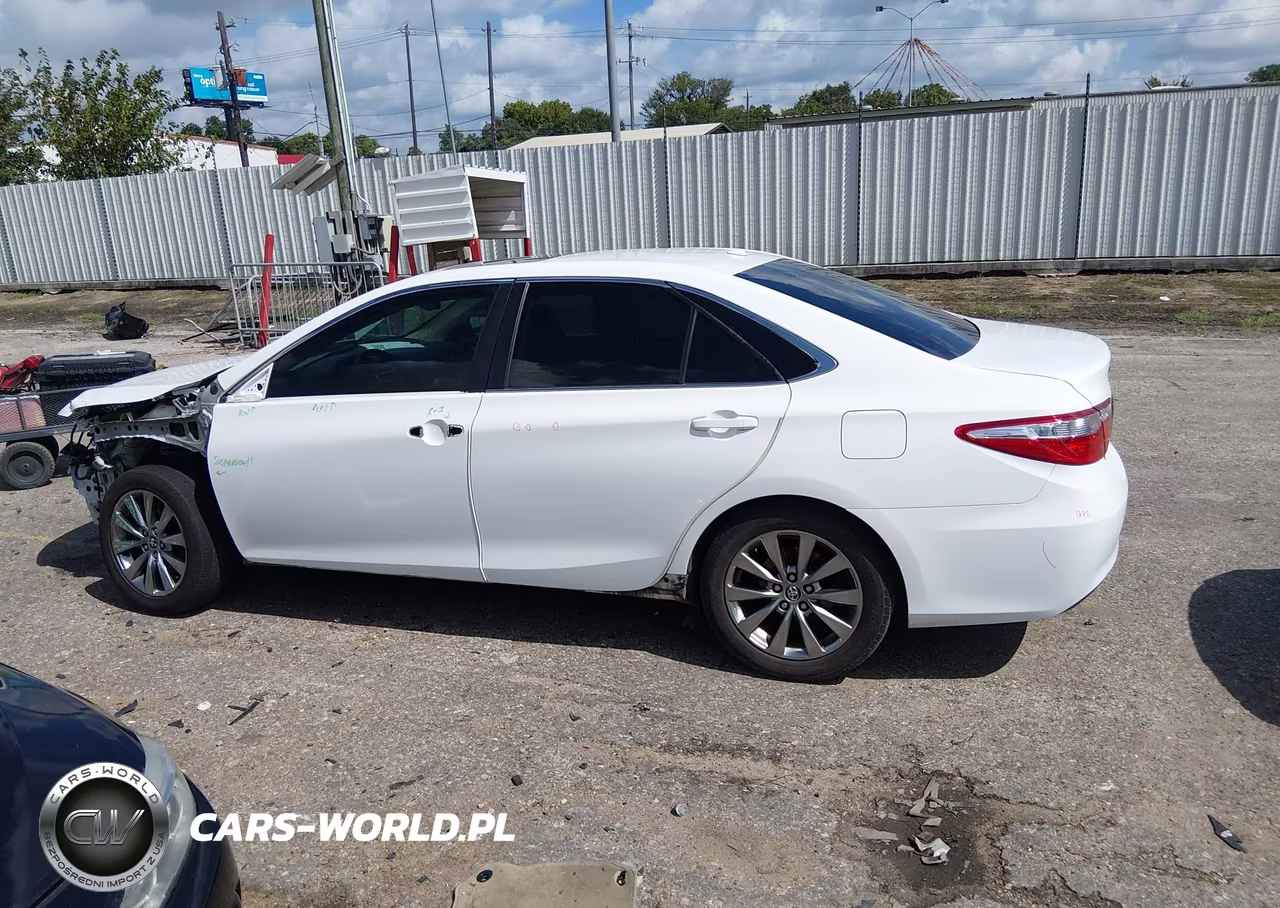 2015 Toyota Camry Xle VIN:4T1BF1FK1FU899888 - 15