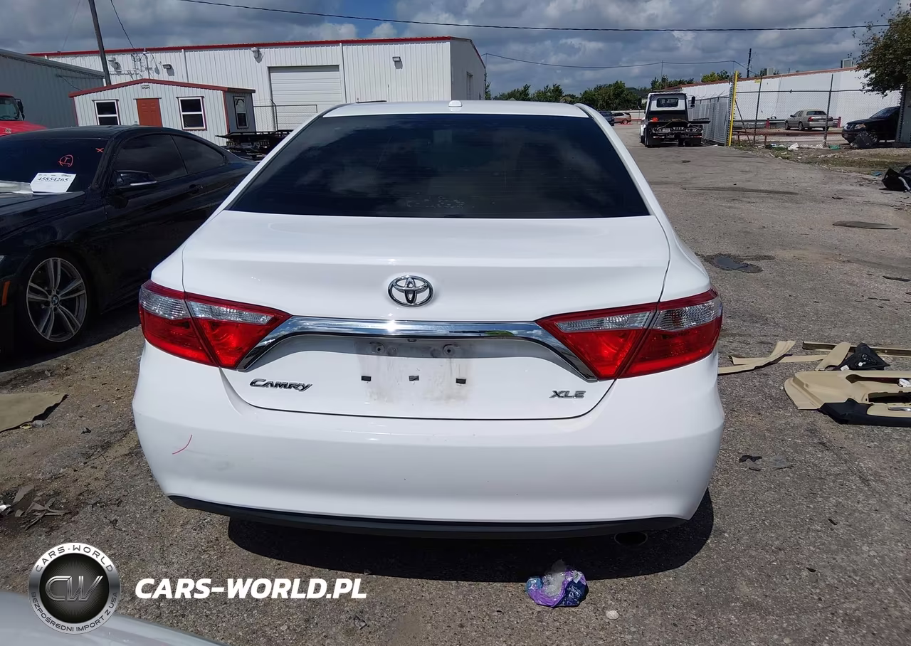 2015 Toyota Camry Xle VIN:4T1BF1FK1FU899888 - 17