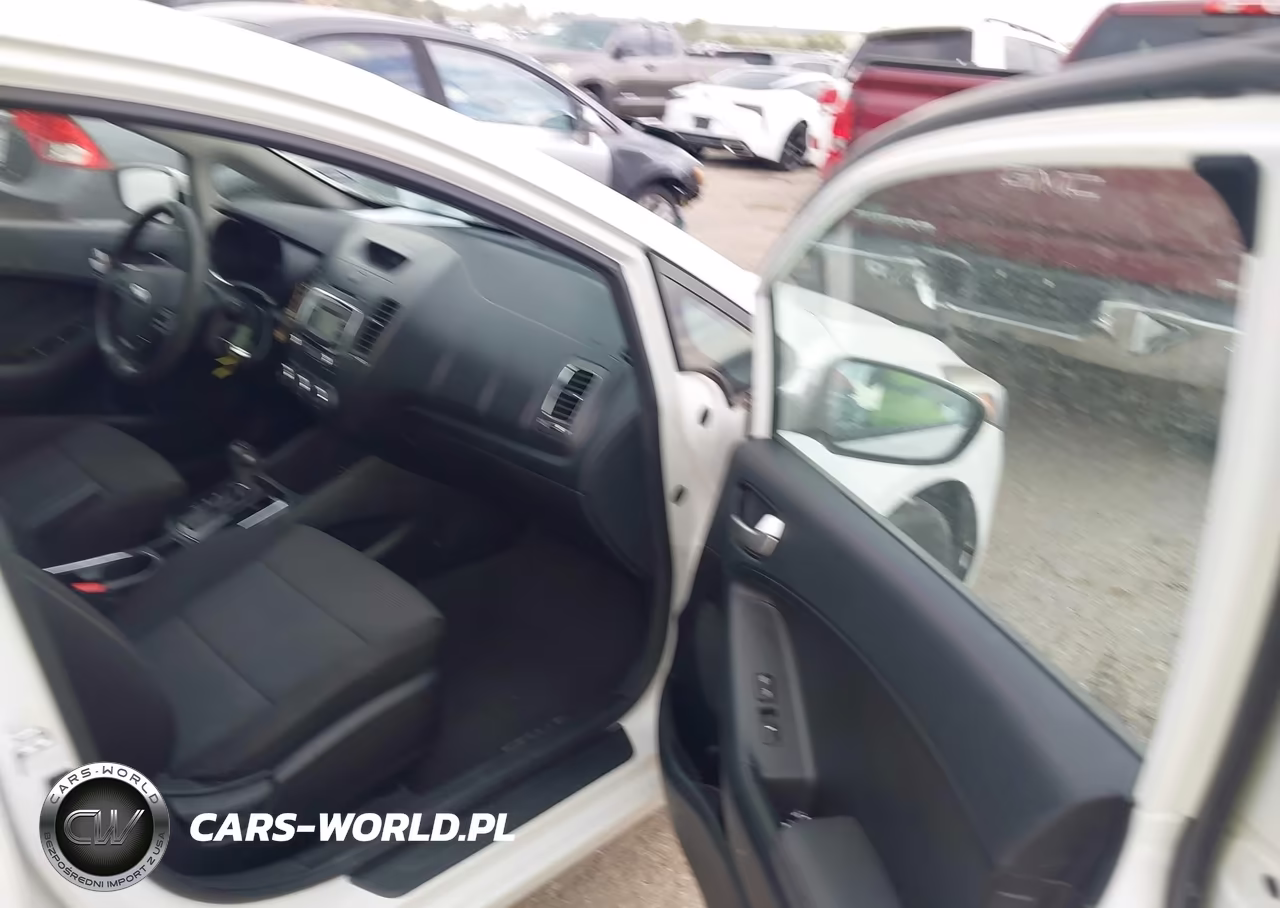 2018 Kia Forte Lx VIN:3KPFK4A71JE229142 - 5