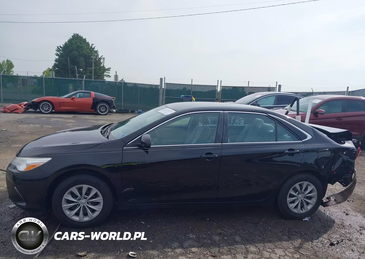 2017 Toyota Camry Le VIN:4T1BF1FK8HU289764 - 14