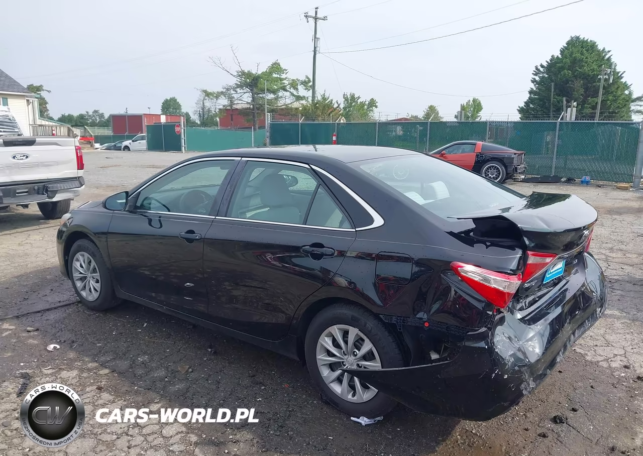 2017 Toyota Camry Le VIN:4T1BF1FK8HU289764 - 3