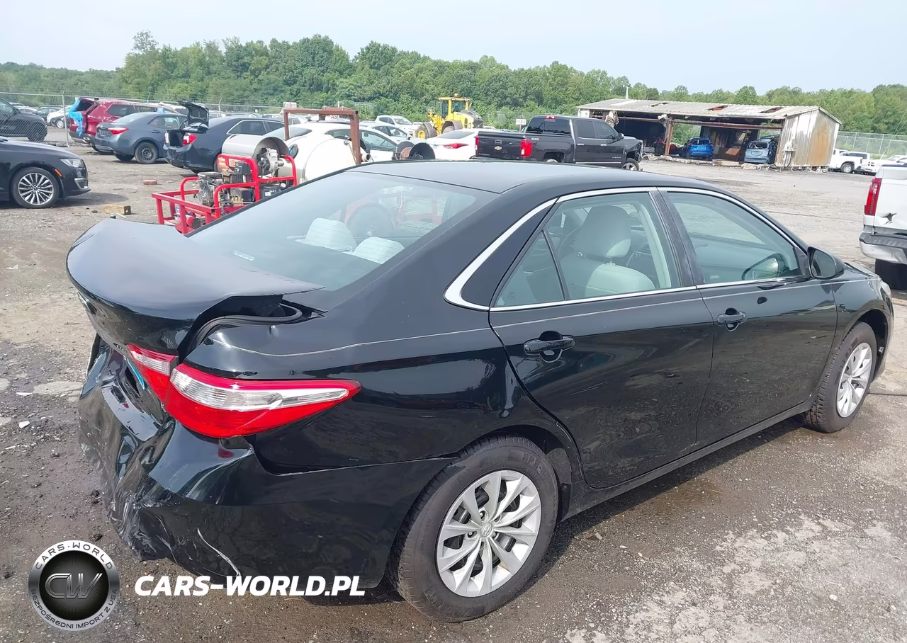 2017 Toyota Camry Le VIN:4T1BF1FK8HU289764 - 4