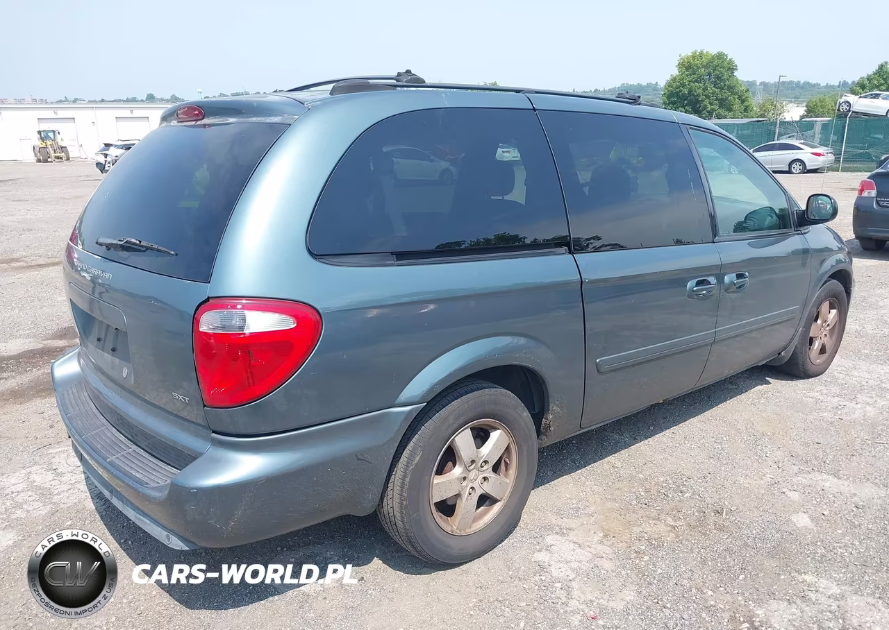 2005 Dodge Grand Caravan Sxt VIN:2D8GP44L75R128370 - 4