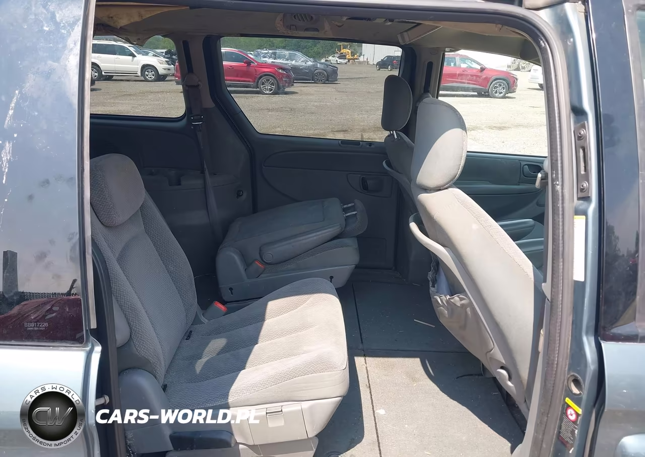 2005 Dodge Grand Caravan Sxt VIN:2D8GP44L75R128370 - 8