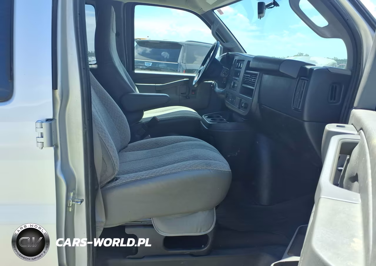 2017 Chevrolet Express 3500 Lt VIN:1GAZGPFF1H1333670 - 5