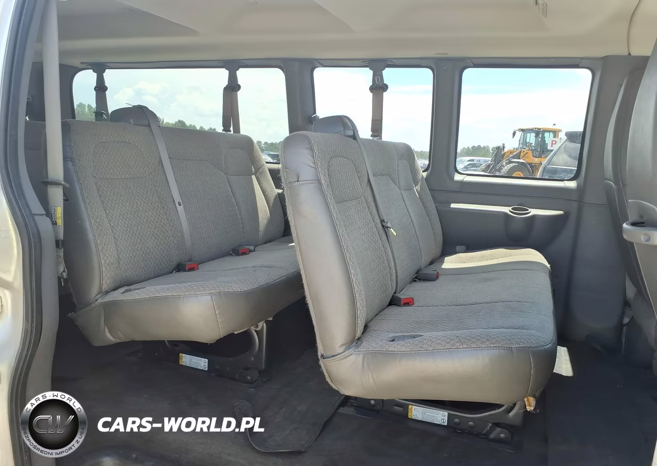 2017 Chevrolet Express 3500 Lt VIN:1GAZGPFF1H1333670 - 8