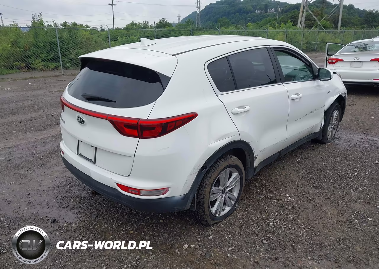 2018 Kia Sportage Lx VIN:KNDPMCAC3J7350504 - 4