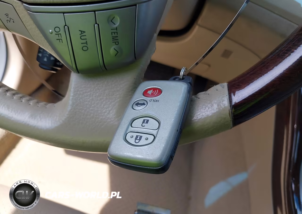 2010 Toyota Avalon Limited VIN:4T1BK3DB1AU359010 - 11