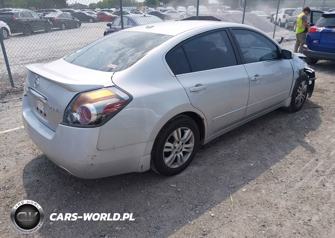 2011 Nissan Altima 2.5 S VIN:1N4AL2AP0BN419965 - 4