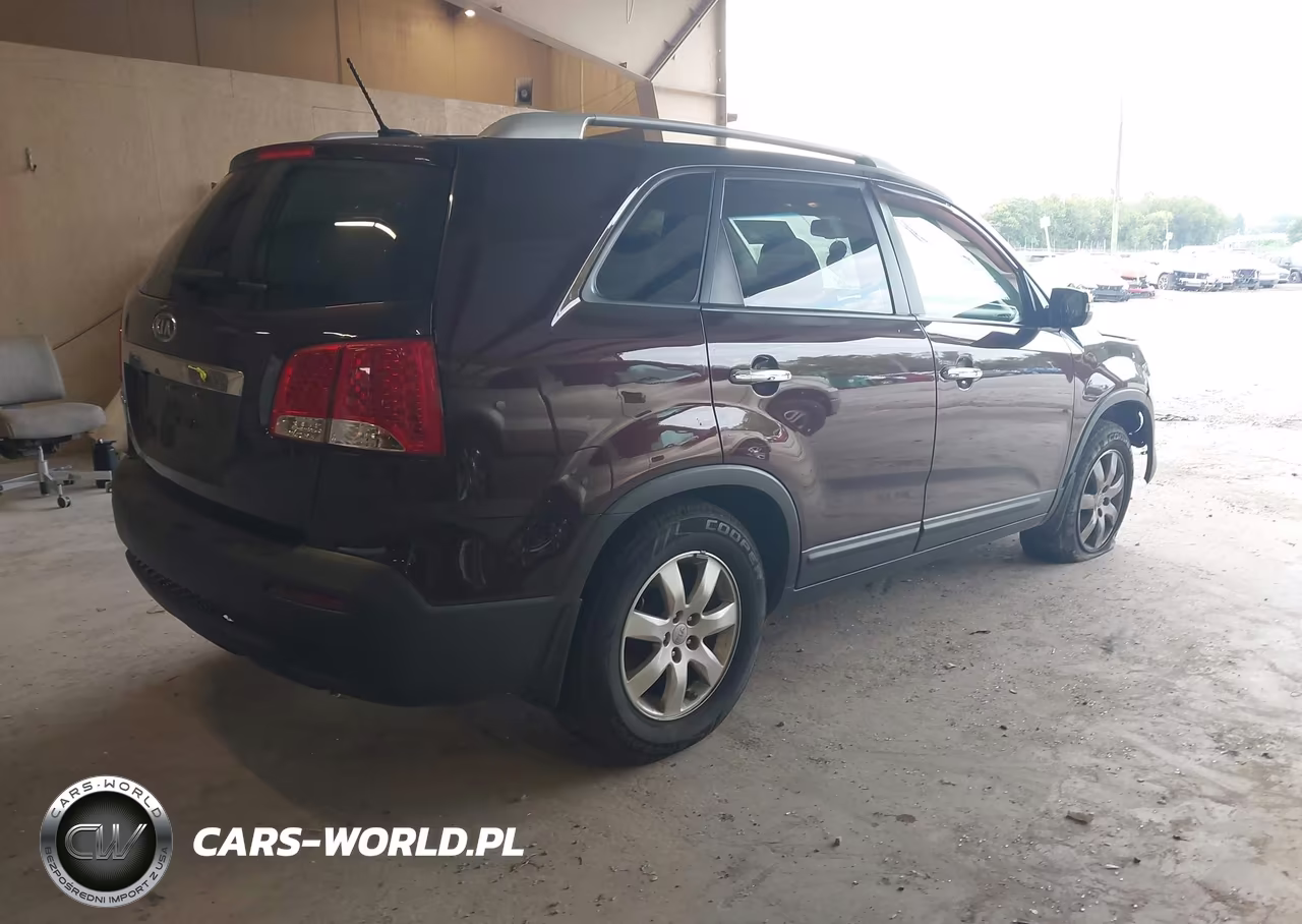 2013 Kia Sorento Lx VIN:5XYKT4A68DG403122 - 4