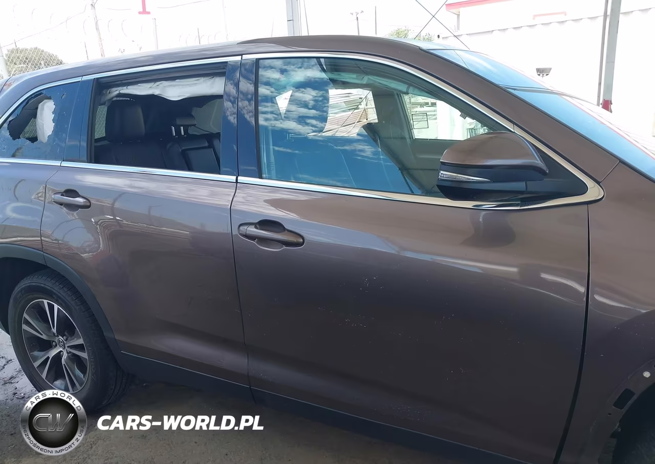 2019 Toyota Highlander Le Plus VIN:5TDZZRFH7KS347839 - 13