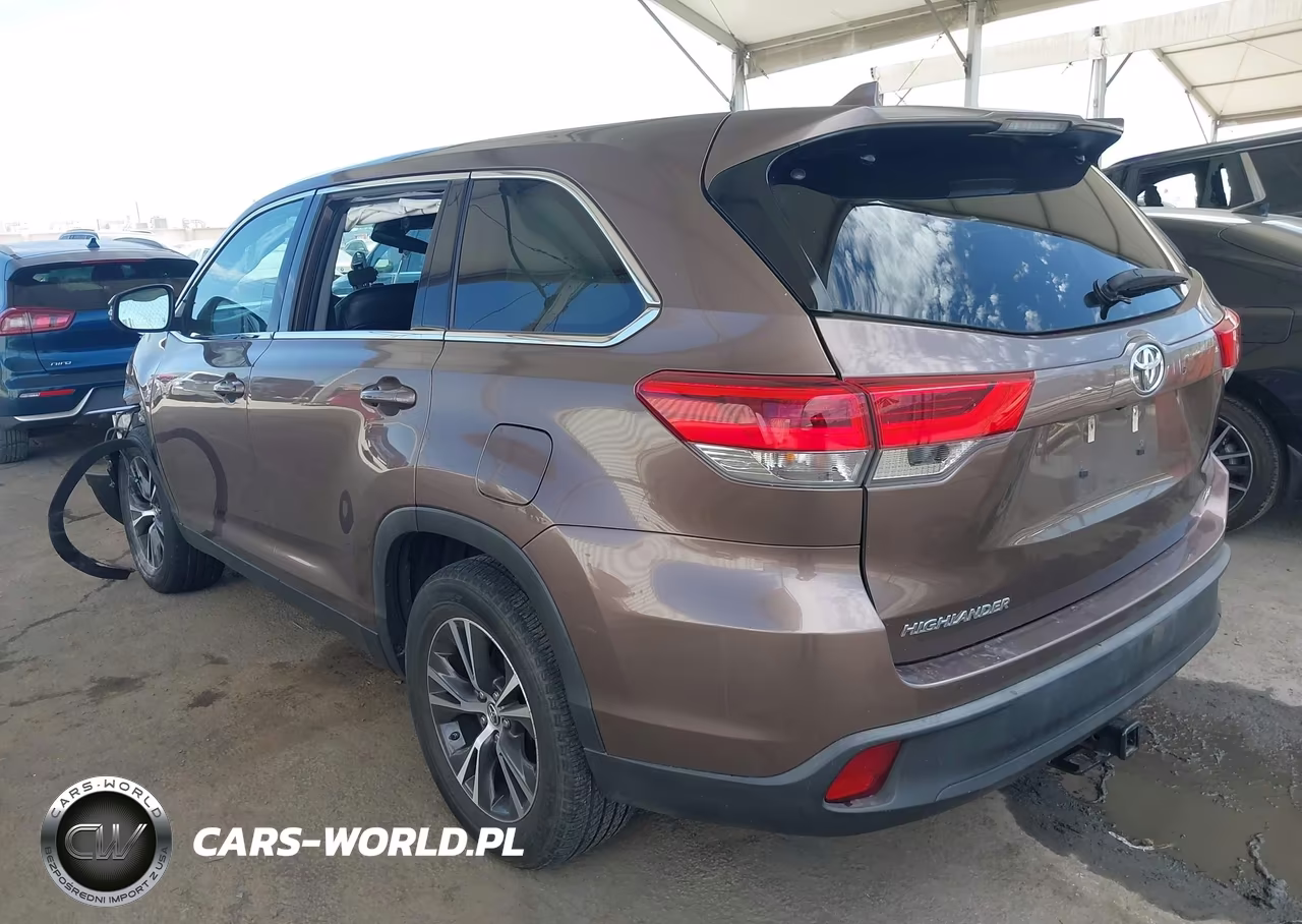 2019 Toyota Highlander Le Plus VIN:5TDZZRFH7KS347839 - 3
