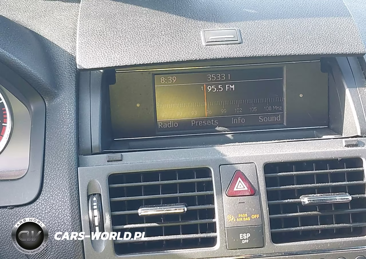 2010 Mercedes-Benz C 300 Sport VIN:WDDGF5EB3AF432851 - 17
