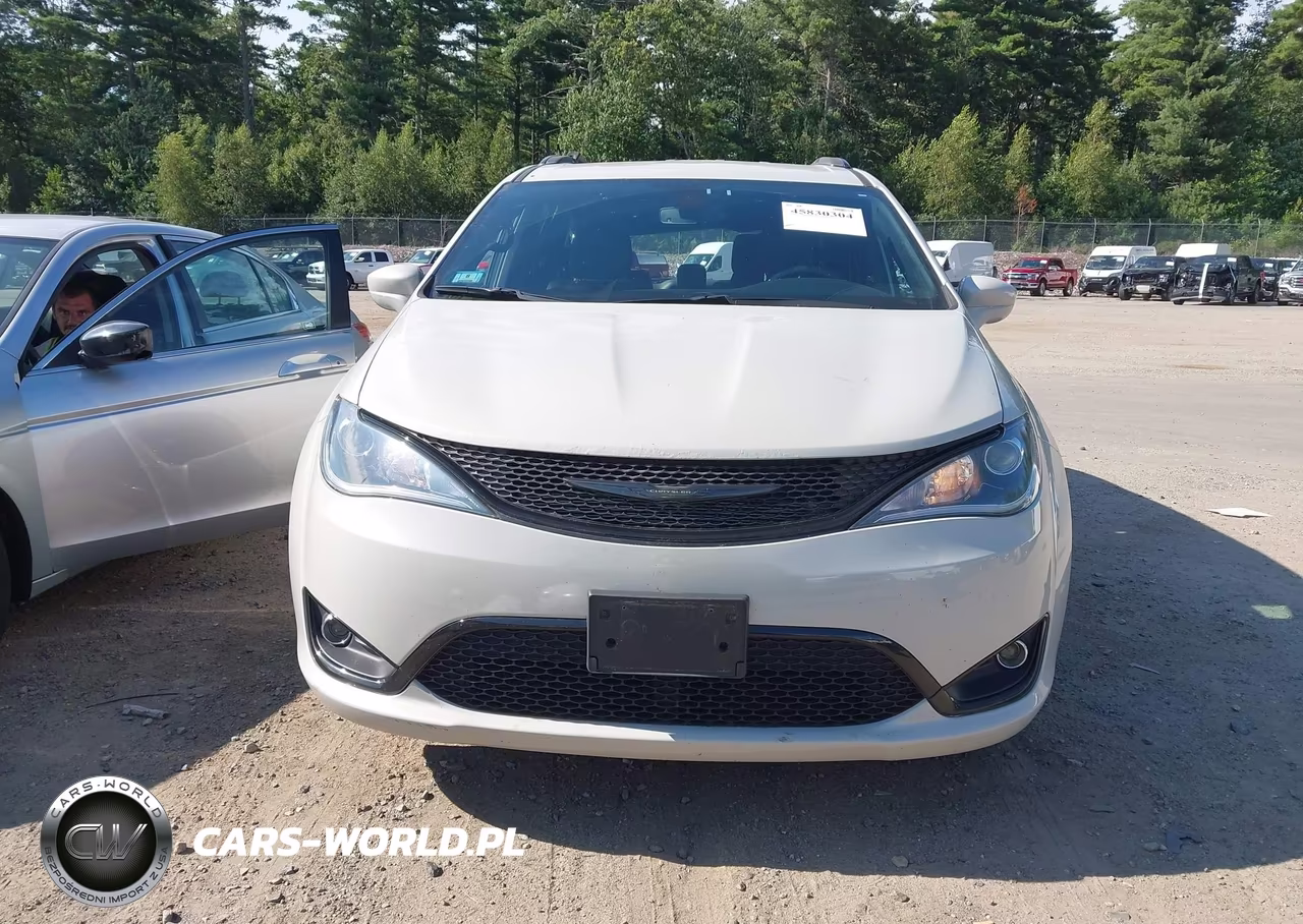 2020 Chrysler Pacifica Touring L VIN:2C4RC1BG5LR122863 - 12