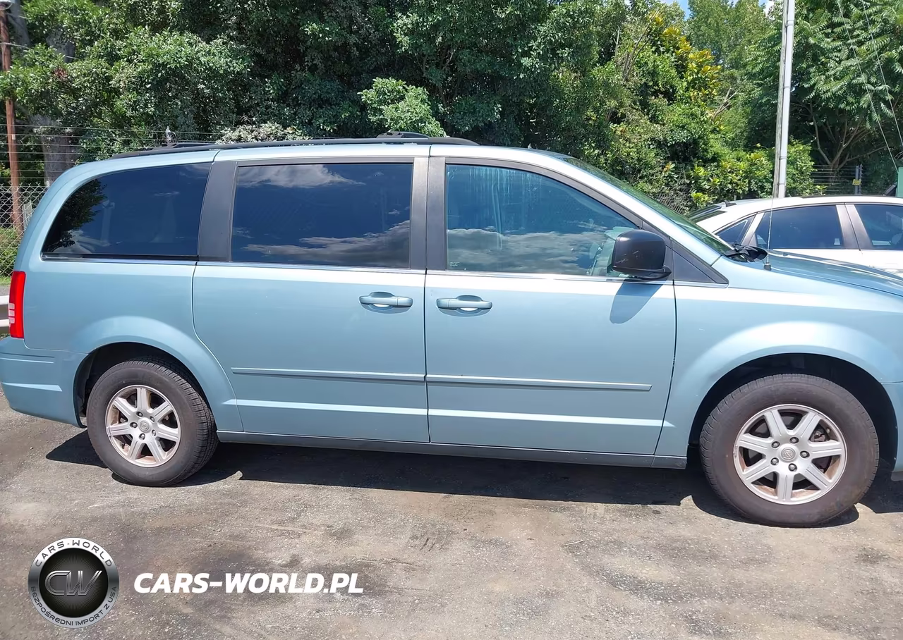 2010 Chrysler Town & Country New Lx VIN:2A4RR2D1XAR377044 - 13