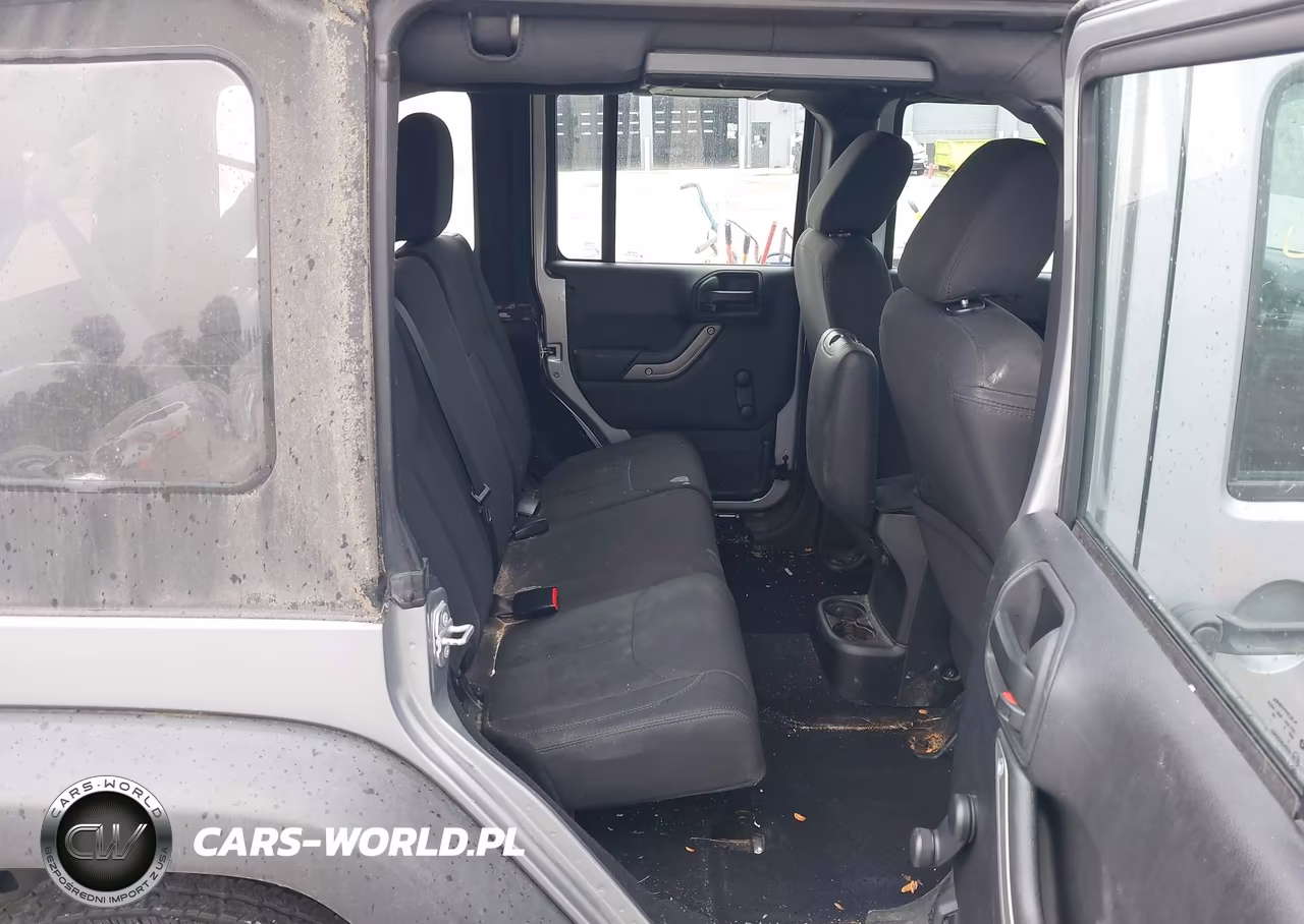 2015 Jeep Wrangler Unlimited Sport VIN:1C4BJWDG1FL760963 - 8