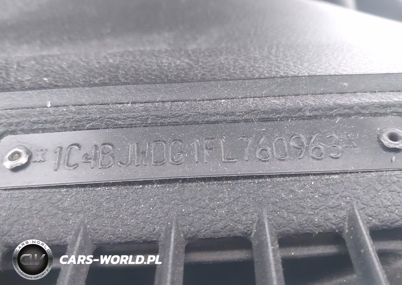2015 Jeep Wrangler Unlimited Sport VIN:1C4BJWDG1FL760963 - 9