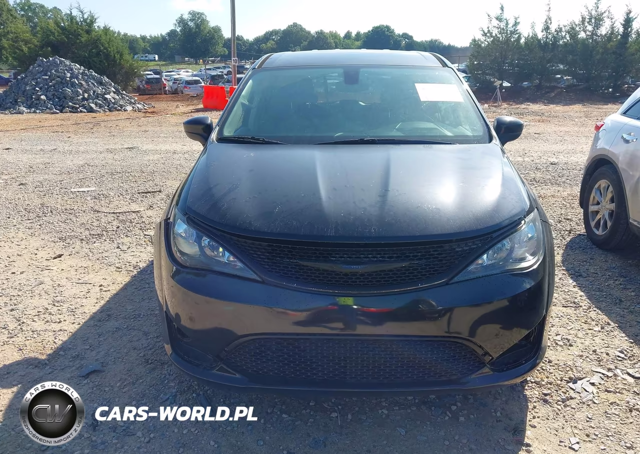 2017 Chrysler Pacifica Touring VIN:2C4RC1DG7HR623225 - 12