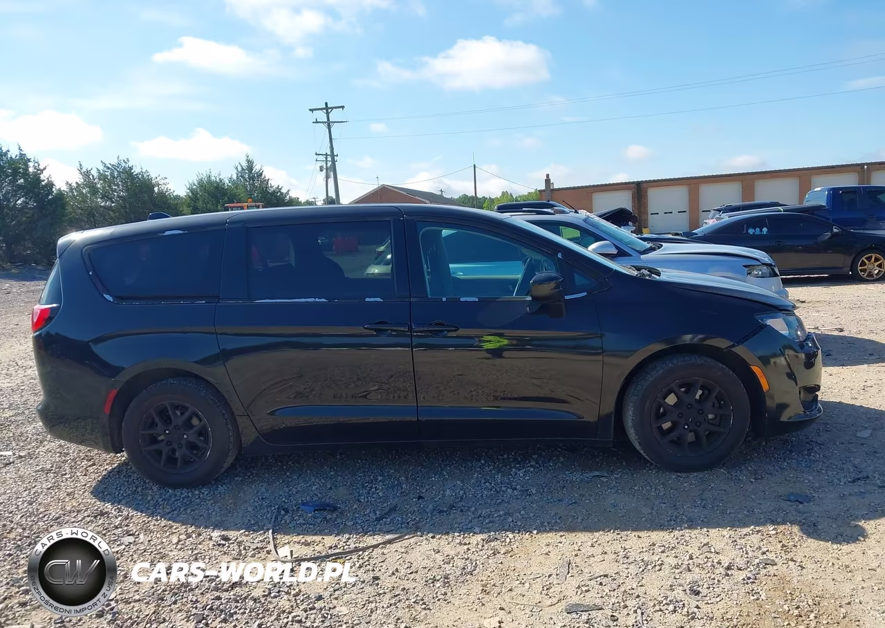 2017 Chrysler Pacifica Touring VIN:2C4RC1DG7HR623225 - 13