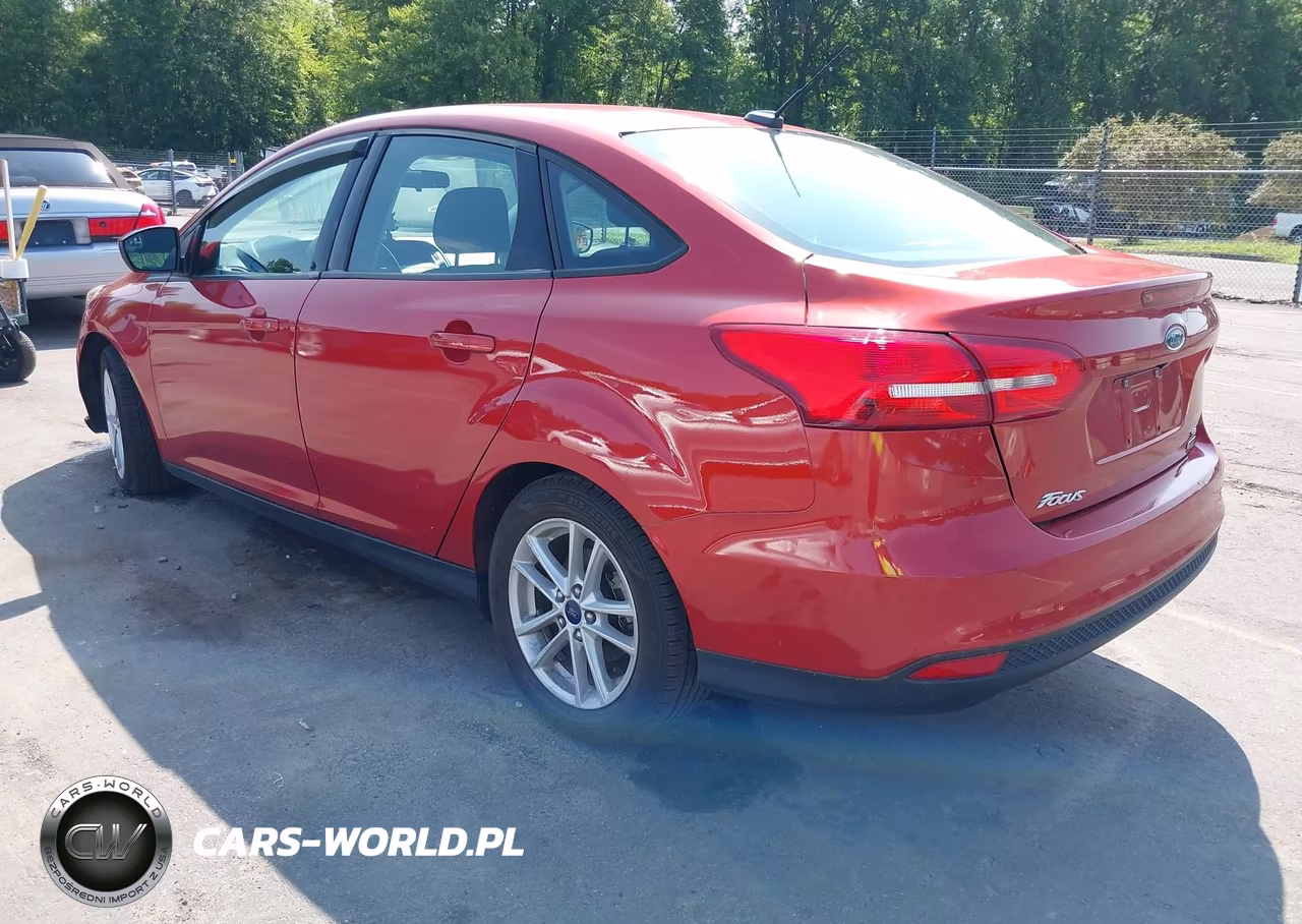 2018 Ford Focus Se VIN:1FADP3FE0JL242651 - 3