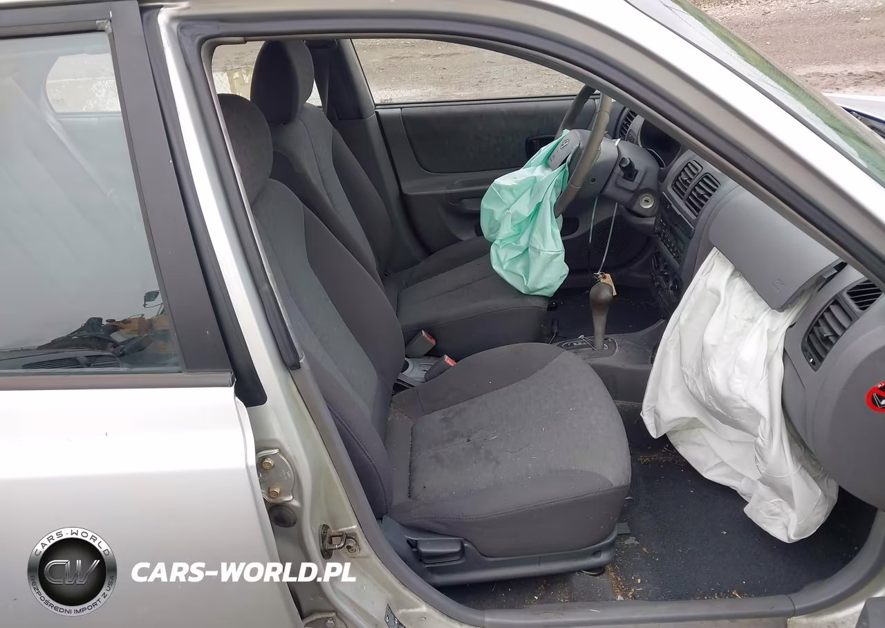2005 Hyundai Accent Gls VIN:KMHCG45C15U659039 - 5